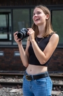 Model sieht als Fotografin viel besser aus als der echte Fotomensch