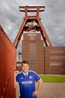 Der Schalker vor der Zeche Zollverein in Essen